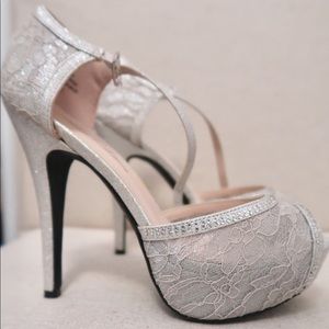 ❌SOLD!!! Silver Lace Heels